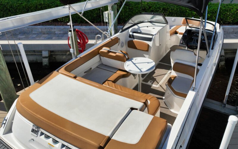 Boat Rental Cape Coral Bayliner VR6