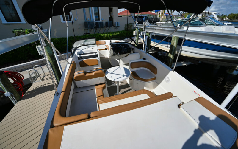 Boat Rental Cape Coral Bayliner VR6