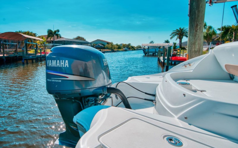 Boat Rental Cape Coral SOUTHWIND 2400 SD 200HP